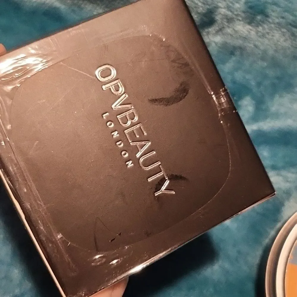OPVbeauty London Translucent Setting Powder with Bonus Brush Cleaner